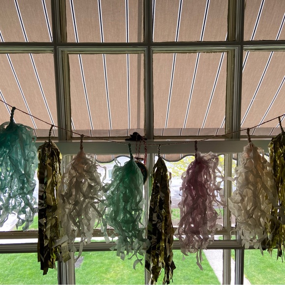 Urban Outfitters streamer decoration - Picture 4 of 4
